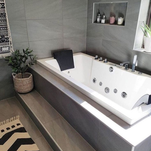 Jacuzzi